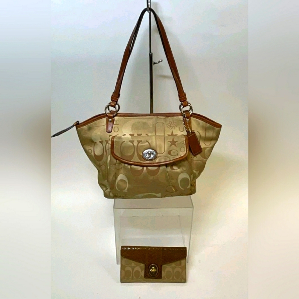 Bundle COACH Designer Khaki Tan Leah Signature Shoulder Bag + Wallet